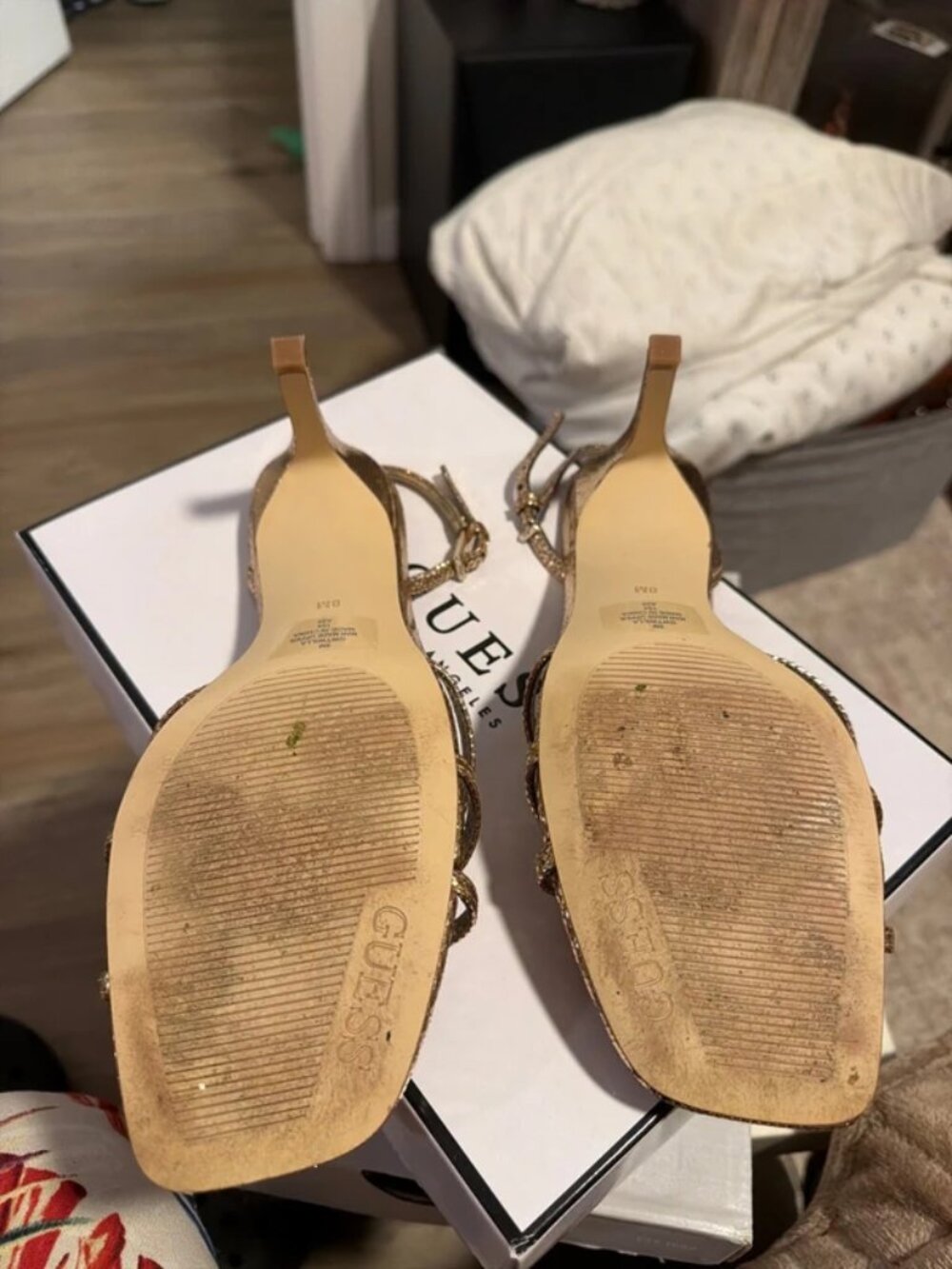 GUESS Heels - Picture 2 of 3